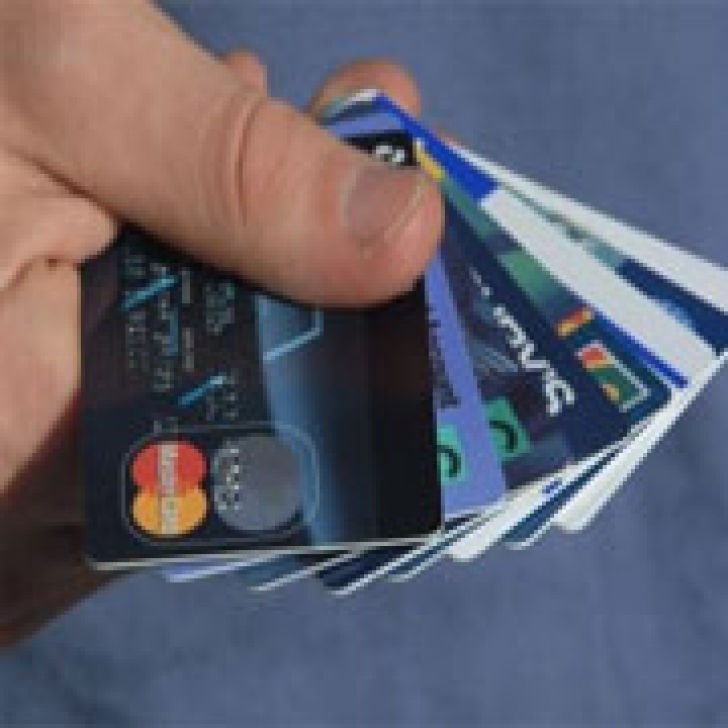 Cardul de credit - cea mai scumpă formă de împrumut bancar