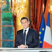 După un an de mandat, Nicolas Sarkozy încearcă să recâştige încrederea francezilor