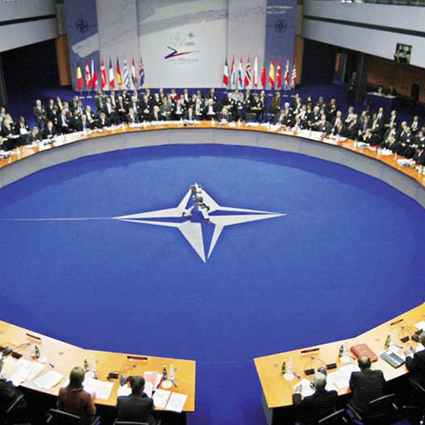 Foto: http://www.globalresearch.ca/articlePictures/NATO%20Summit.jpg