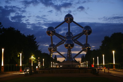 Dumitru Prunariu îşi ia întotdeauna aparatul cu el şi este pregătit pentru instantanee şi pentru poze studiate