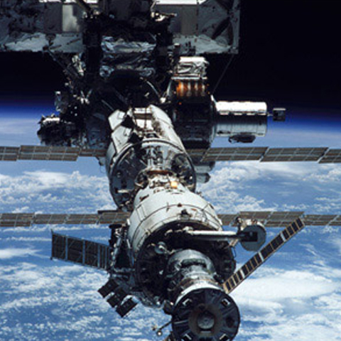 Foto: http://www.boeing.com/defense-space/space/spacestation/images/DVD-1082-3_375x300.jpg