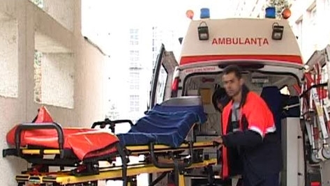 Serviciul de ambulanţă a intervenit în 16 tentative de suicid în noaptea de Crăciun