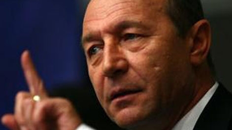 Băsescu: Nu particip la o dezbatere moderată de televiziunile mogulilor 