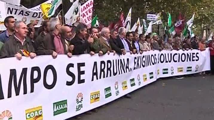 Sute de mii de fermieri au protestat la Madrid