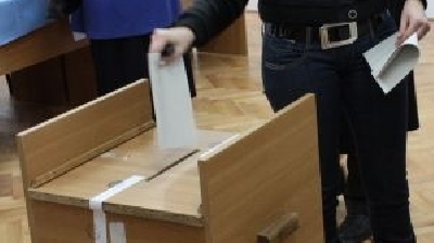 Secţiile de votare din America sunt deschise