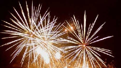 În Tîrgu-Mureş, Revelionul din stradă nu este atât de afectat de criză precum se anunţa.