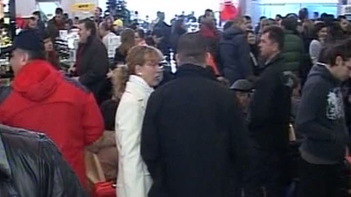 170 de români sunt blocaţi pe aeroportul din Burgas / FOTO: RTV