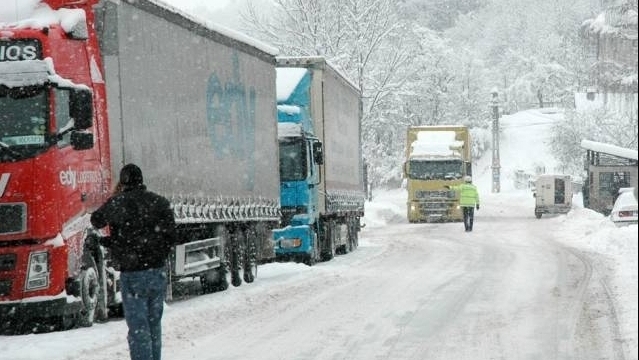 Traficul a fost îngreunat pe mai multe drumuri naţionale din sudul şi sud-estul României