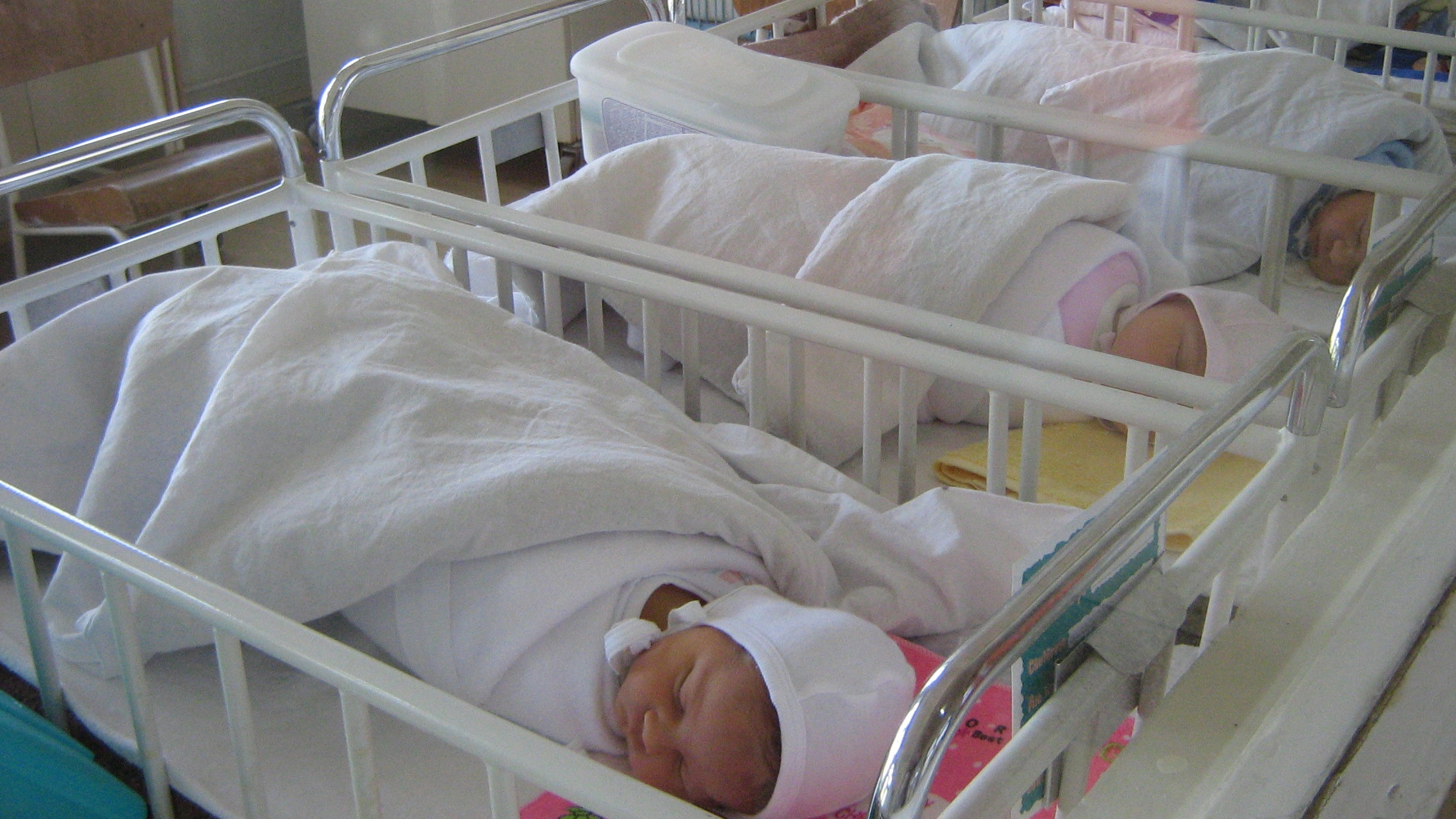 Zece nou-născuţi au fost înregistraţi la Spitalul Universitar din Capitală 
