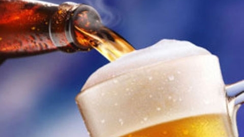 Şoferii de camion au dreptul să bea 3 sticle de bere pe zi / wordpress.com
