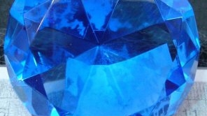Diamantul albastru îşi face apariţia în public după 50 de ani