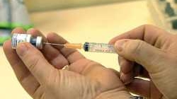 Săptămâna viitoare începe vaccinarea persoanelor cu vârsta de peste 16 ani care suferă de boli cronice