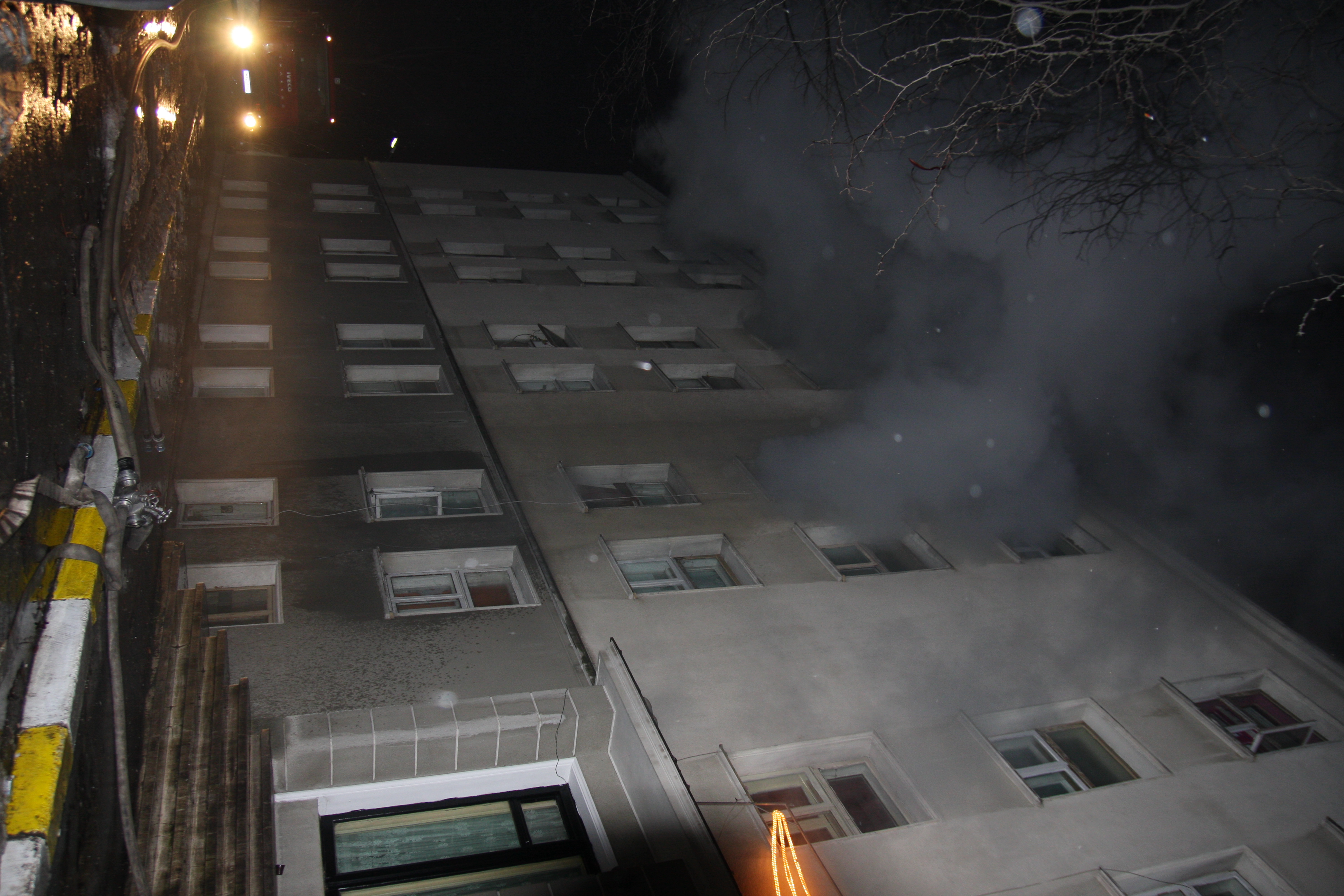 O cameră dintr-un cămin universitar din Bucureşti a ars