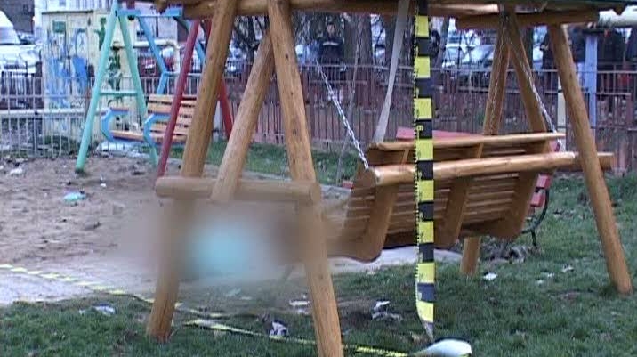 Un copil din Târgovişte a murit strivit de un leagăn