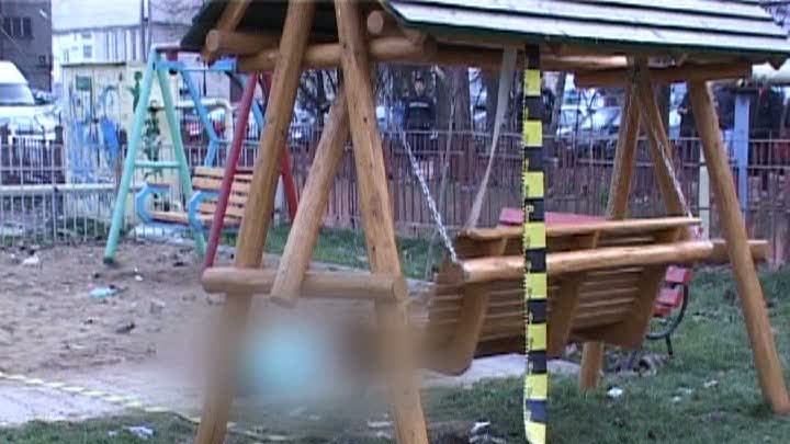 Un copil de şase ani a murit strivit de un leagăn la Târgovişte