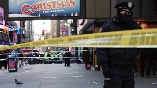 Un bărbat înarmat a deschis focul asupra unui poliţist la New York 