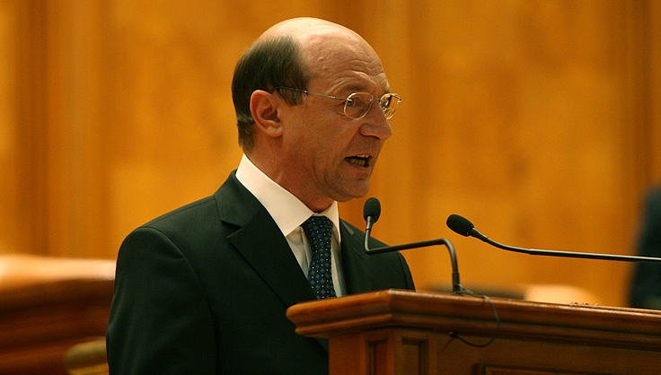 Traian Băsescu vrea să rămână un preşedinte jucător