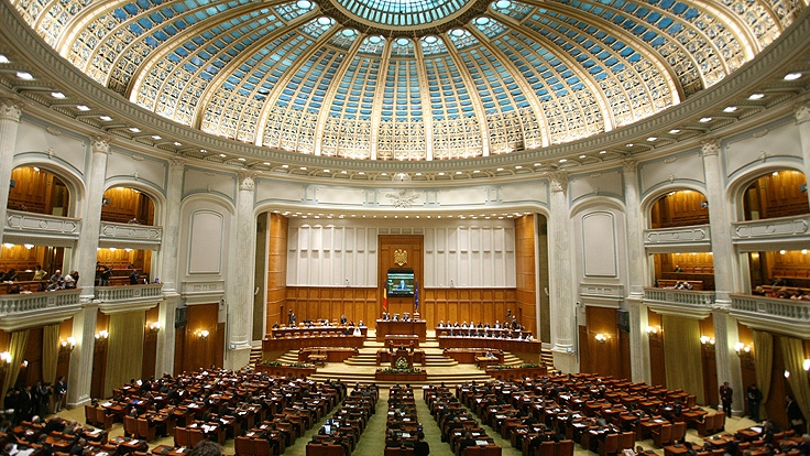 PD-L, UDMR, minorităţile şi independenţii au 238 de parlamentari