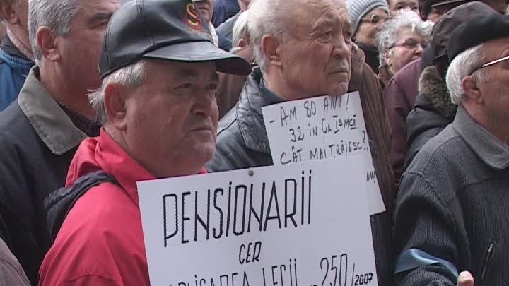 Pensionarii au avut de ales între pensie şi salariu