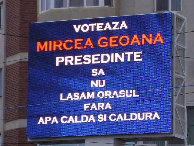 Afiş electoral postat în oraşul Năvodari