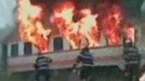Un tren care transporta navetiţti a luat foc în timpul mersului