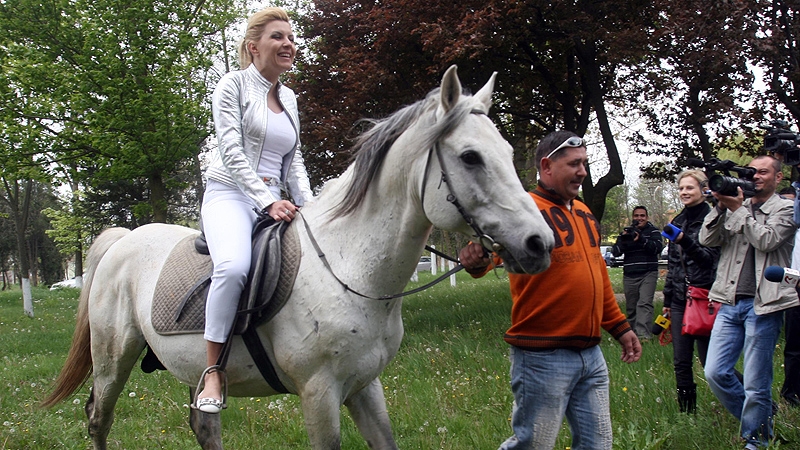 Elena Udrea, pe cai mari