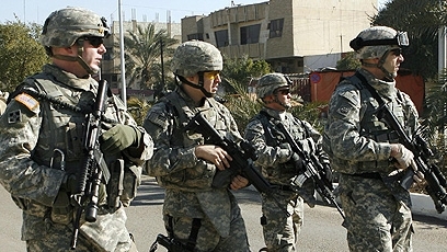 În irak vor mai rămâne 56.000 de soldaţi americani.