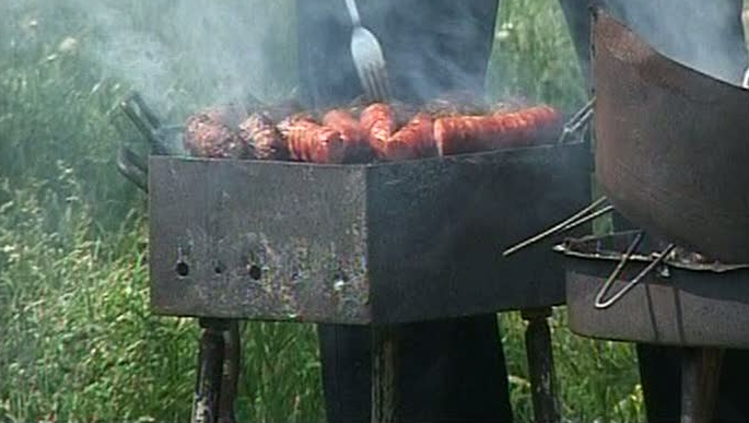 Mititeii sunt poate cea mai disputată mâncare din bucătăria balcanică