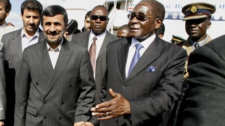 Întâlnirea dintre Robert Mugabe şi Mahmoud Ahmadinejad nu este privită cu ochi buni nici măcar de zimbabweni. 