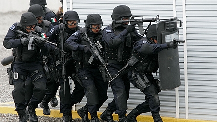 Poliţia mexicană nu reuşeşte să facă faţă cartelurilor drogurilor. Foto/Profimedia