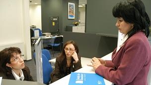 Cum sunt furați pensionarii înainte de recalculare? Tarife nesimțite cerute pentru toate documentele ce atestă veniturile – DOCUMENT