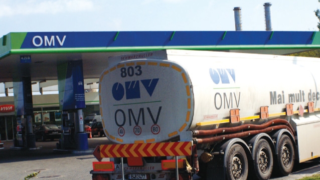 OMV PETROM scumpeşte carburanţii, din nou, pentru a-şi acoperi costurile din amenda cu care a fost sancţionată de Consiliul Concurenţei, potrivit UNTRR