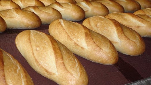 Românii vor cumpăra pâine mai scumpă