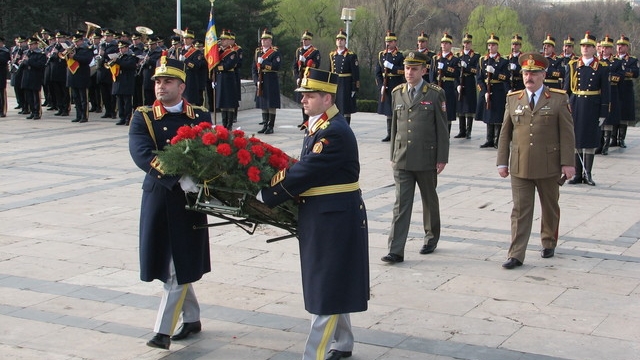 Depunerea de coroane restricţionează traficul