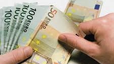 De ce depun românii mai mulți bani în bănci? Este un semnal că se tem de viitor?