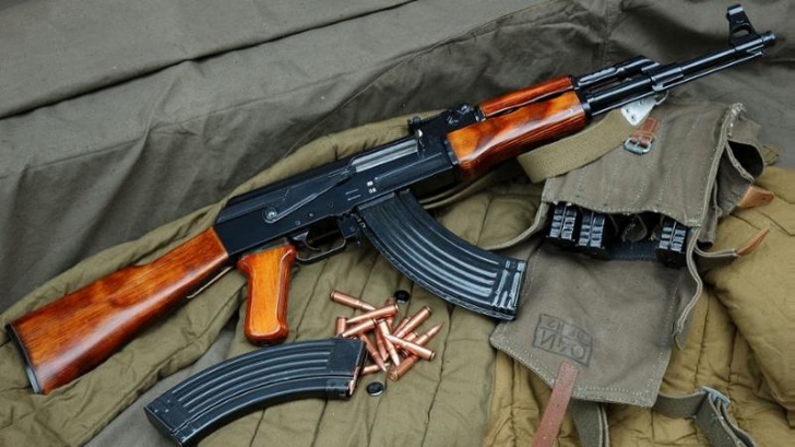 Puşcă semiautomată AK-47 
