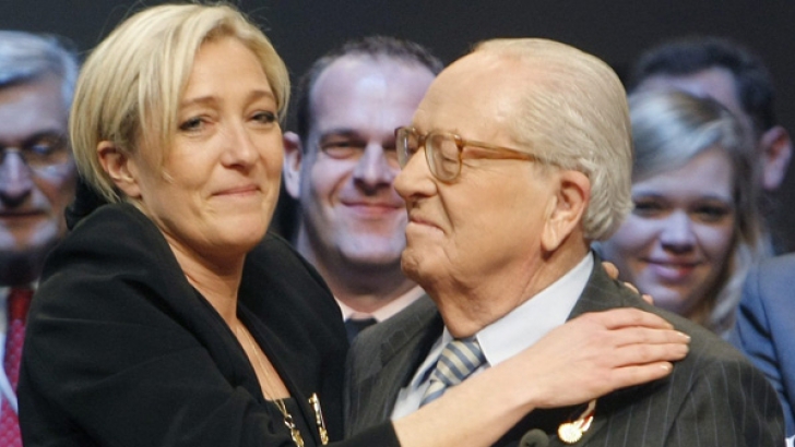 Marine Le Pen, alături de celebrul său tată, Jean Marie Le Pen
