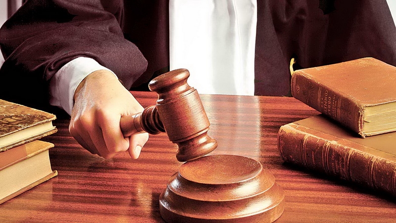 Curtea de Apel Bucureşti decide, vineri, asupra cererilor de suspendare în cazul judecătorilor CCR Mihai Busuioc şi Dacian Dragoş