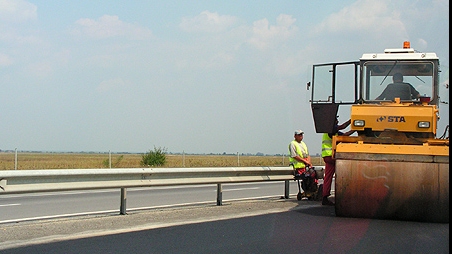 Aproape jumătate din drumurile din România aveau termenul de folosinţă depăşit la sfârşitul lui 2010