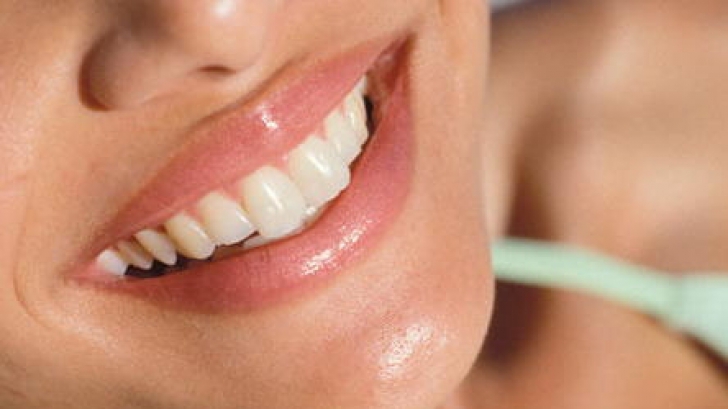 5 sfaturi esențiale pentru sănătatea dinților. Foto/Profimedia