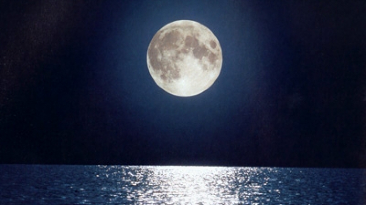 Luna Plina in Fecioara: Semnificatii ascunse si Iluminare  