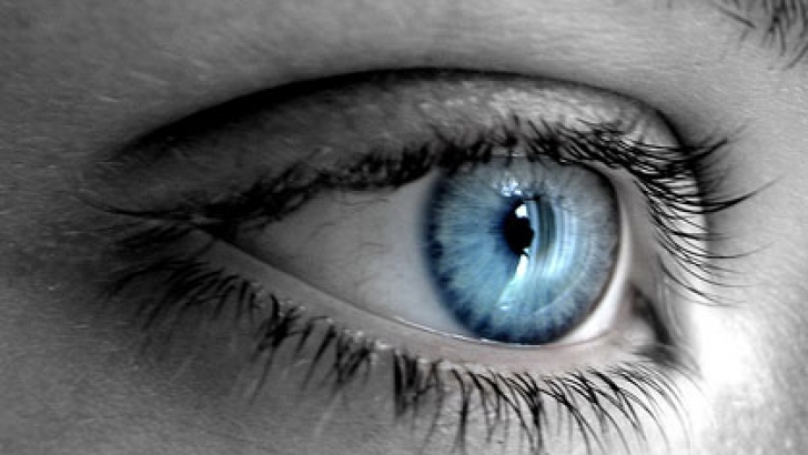 Oricine va putea avea ochi albaştri, cu ajutorul unei operaţii cu laser 