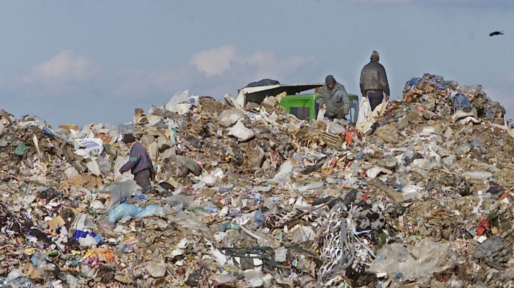 Copil strivit de buldozer la groapa de gunoi a Reşiţei