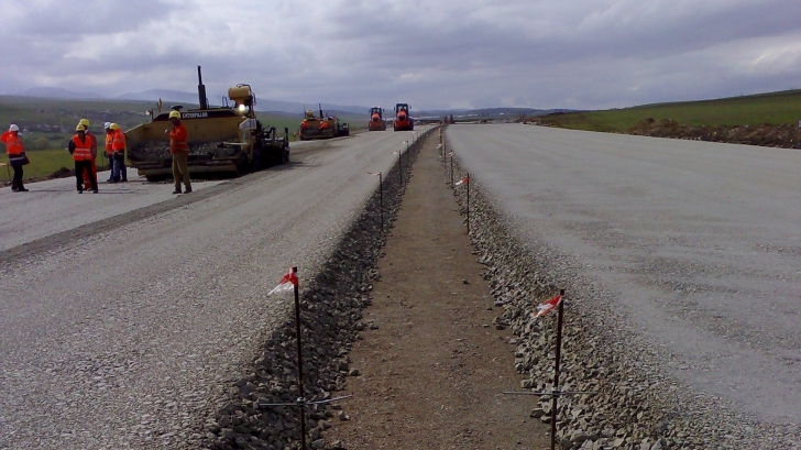 Lucrări de asfaltare pe A1 Timişoara – Arad. Se circulă doar pe o bandă