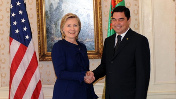 Gurbangulî Berdîmuhamedov şi Hillary Clinton