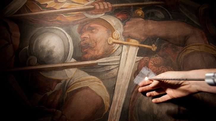 Oamenii de ştiinţă au introdus o sondă endoscopică prin zidul pictat de Giorgio Vasari