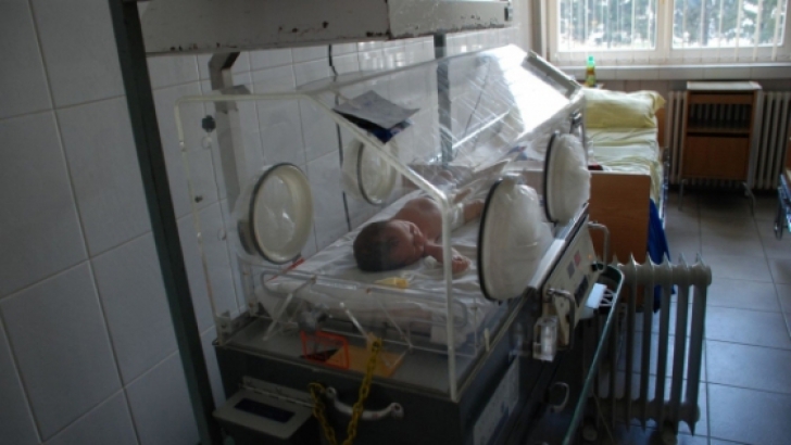 Spitalul Cantacuzino: Zeci de copii născuţi prematur au venit să le mulţumească medicilor