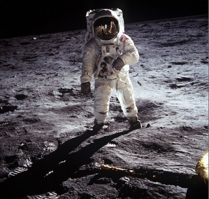 1969. Neil Armstrong l-a fotografiat pe colegul său Buzz Aldrin în timp ce făcea primul pas pe Lună