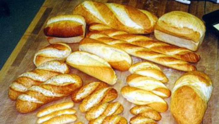 Constantin a afirmat că scăderea TVA la pâine de la 24% la 9% nu va duce, poate, la diminuarea preţului, dar va micşora evaziunea ficală cu 15-20%