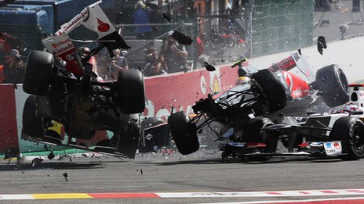 Accident TERIBIL în Formula 1